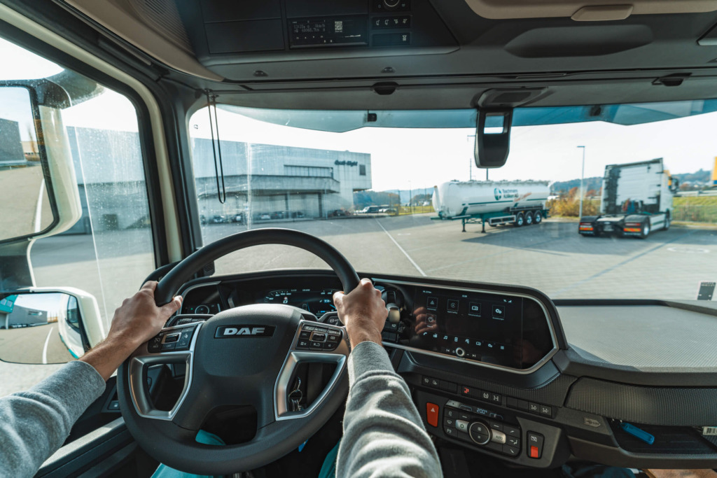 Kontakt - Bachmann AG, Transporte Schweiz - Der Transport und das Handling von hochwertigen Schüttgütern und Lebensmittel, weil Hygiene und absolute Sauberkeit zu unseren obersten Geboten gehören. 40